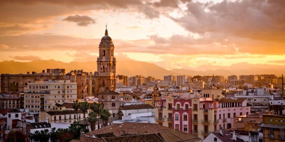 Chic Casa Cathedral At Calle Fresca 2-Bedroom Apartment In Malaga City Center Luaran gambar